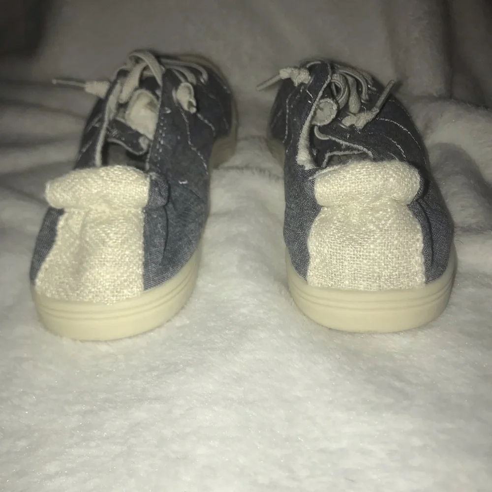 Women’s shoes, size 9M. - Picture 7 of 8